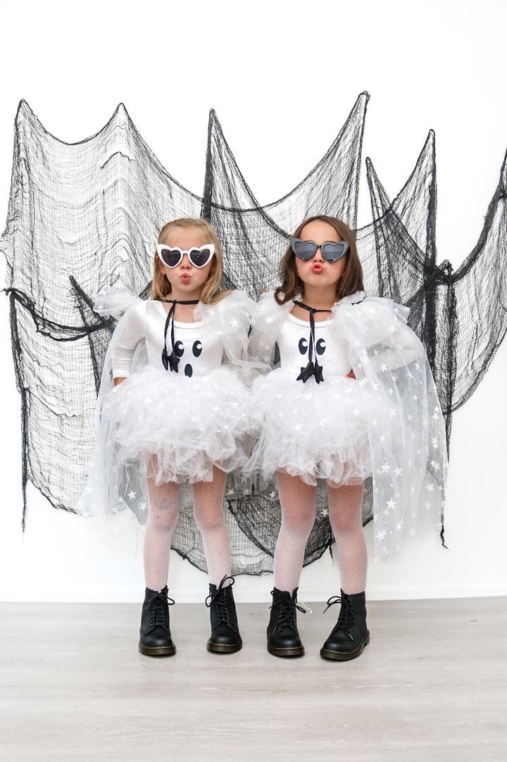 Amscan Girls Halloween Little Cutie Ghost Costume - White Glitter Dress With Puffy Sleeves, Age 3-8 Years Girls Ghost Halloween Costume Amscan Girls Halloween Little Cutie Ghost Costume - White Glitter Dress With Puffy Sleeves, Age 3-8 Years Girls Ghost Halloween Costume